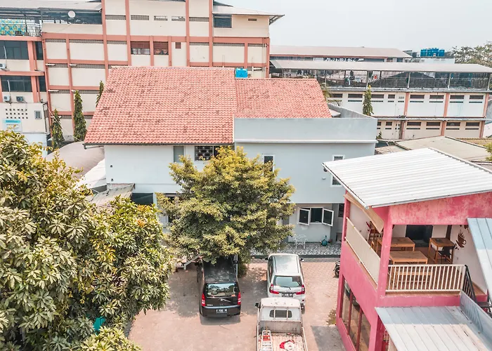 Oyo 1555 Unik Guesthouse Syariah Jakarta